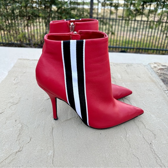 Steve Madden Red Ankle Boots with Black and White Stripes - Picture 2 of 14